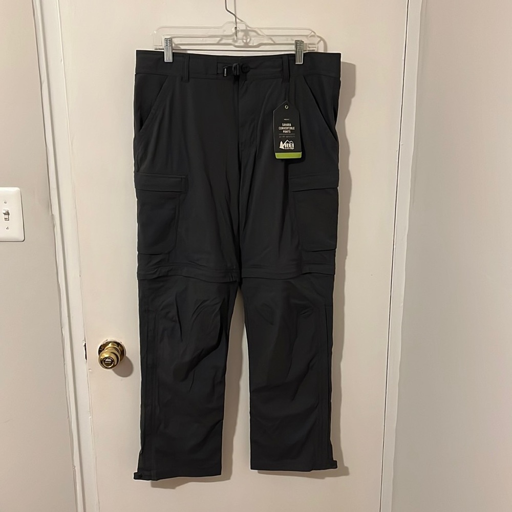 New with tags Sahara Convertible Pants - color asphalt - 34x30